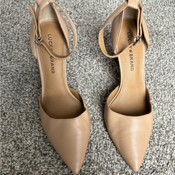 Lucky Brand Nude Pointed Toe Heels Sz 7 Women’s - Picture 2 of 3